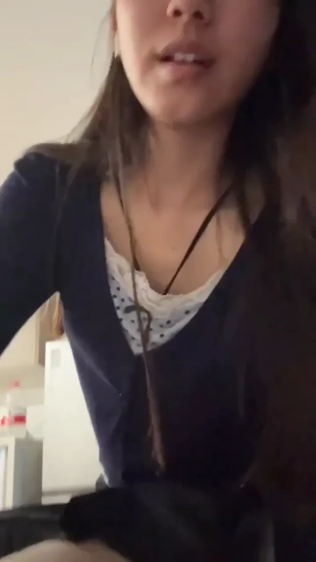 制服诱惑反差婊  - 清純外貌下藏不住的慾望反差