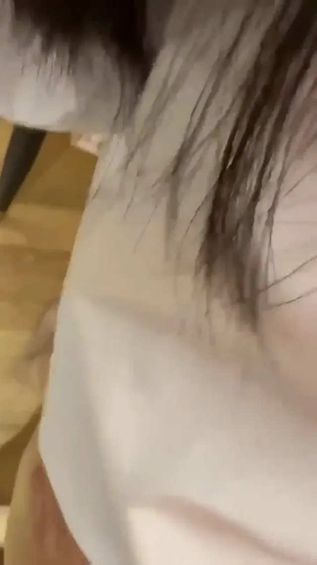 制服诱惑反差婊  - 清純外貌下藏不住的慾望反差
