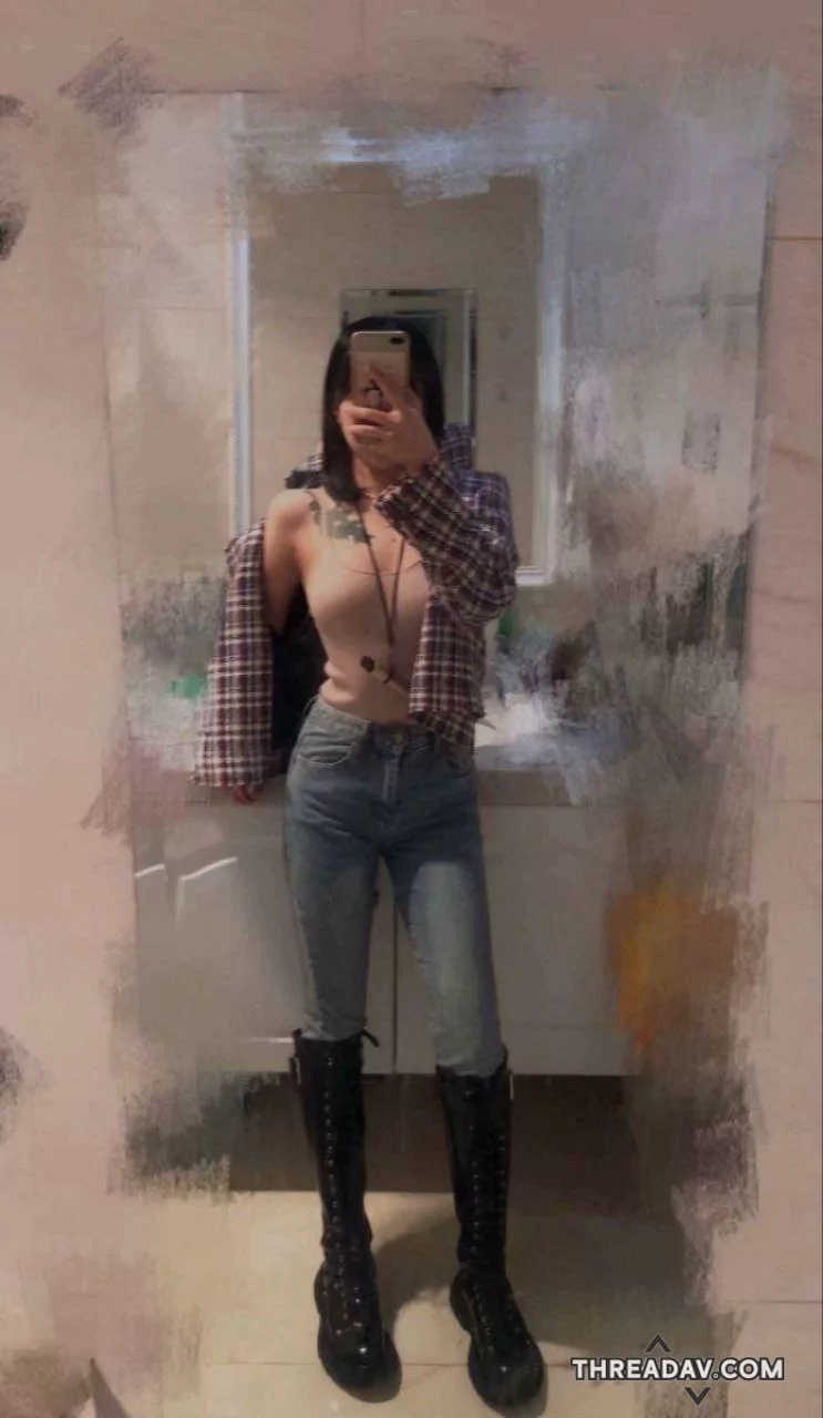 反差母狗纹身情趣长腿高颜值嫩穴和男友啪啪视频曝光