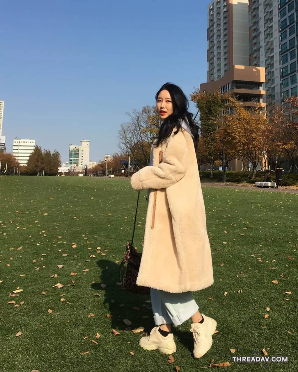 性感長腿知名名模，私下反差影片流出