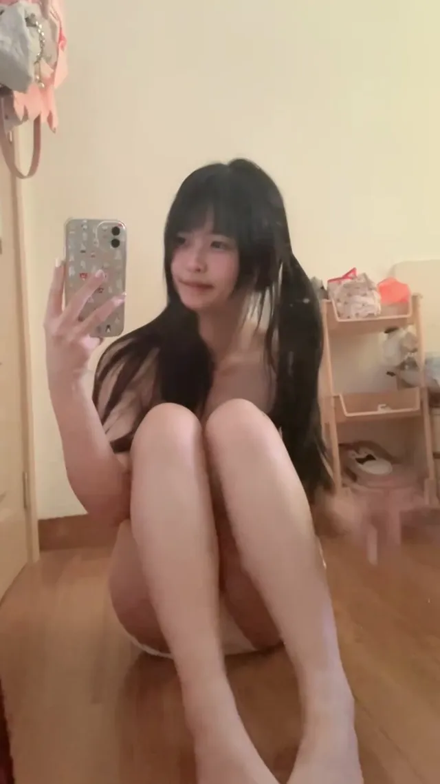 私人母狗极致反差诱惑粉嫩肉体自拍自慰 - 清純外貌下藏不住的慾望反差 - 自拍視角實錄影片