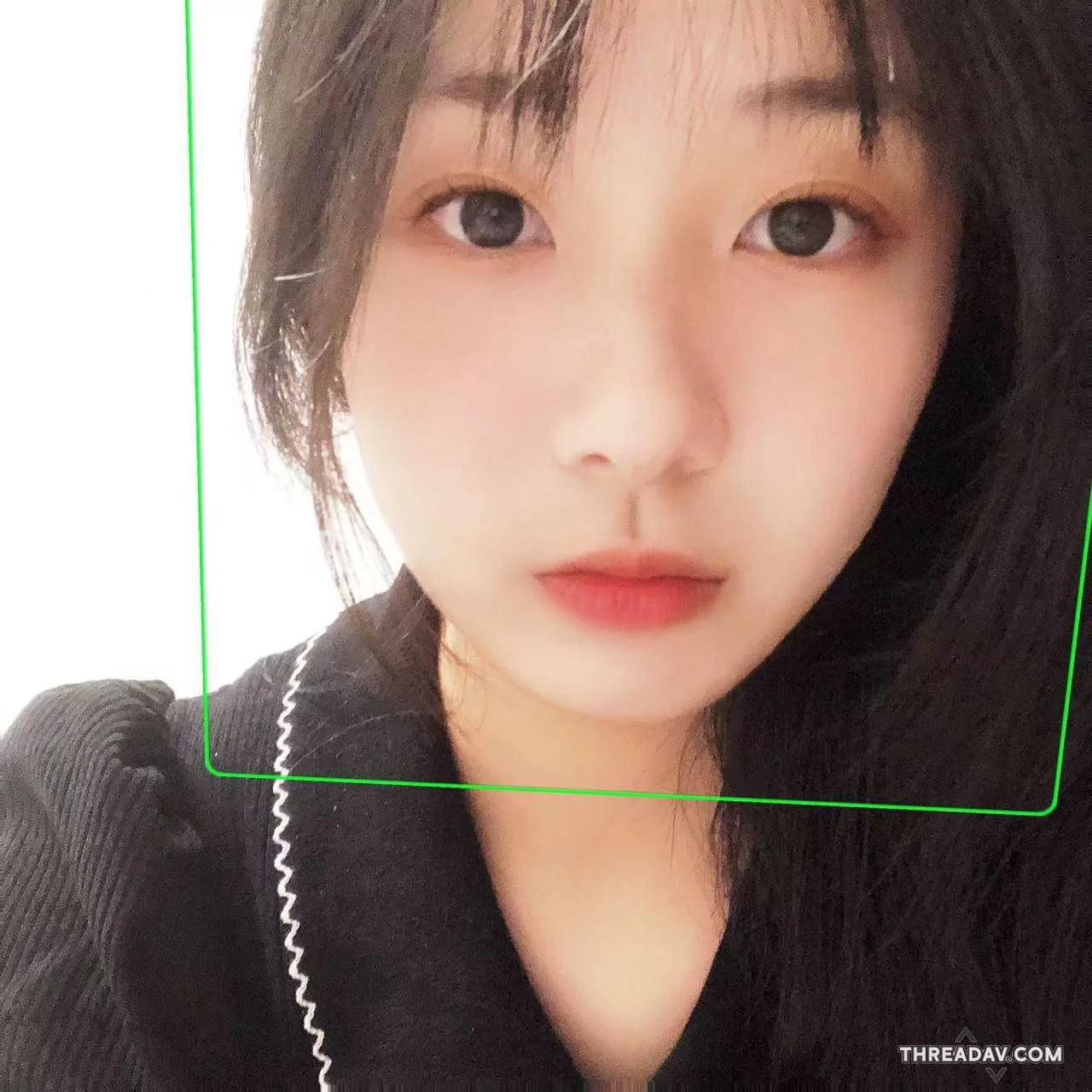 學生妹隱藏自己母狗騷性的一面，下課後解放當條母狗自摸摳逼