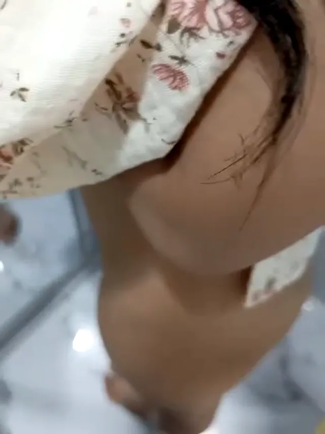 倆女賣場正常逛著無聊找了試衣間女女吻互摳逼用自慰器 - 清純外貌下藏不住的慾望反差