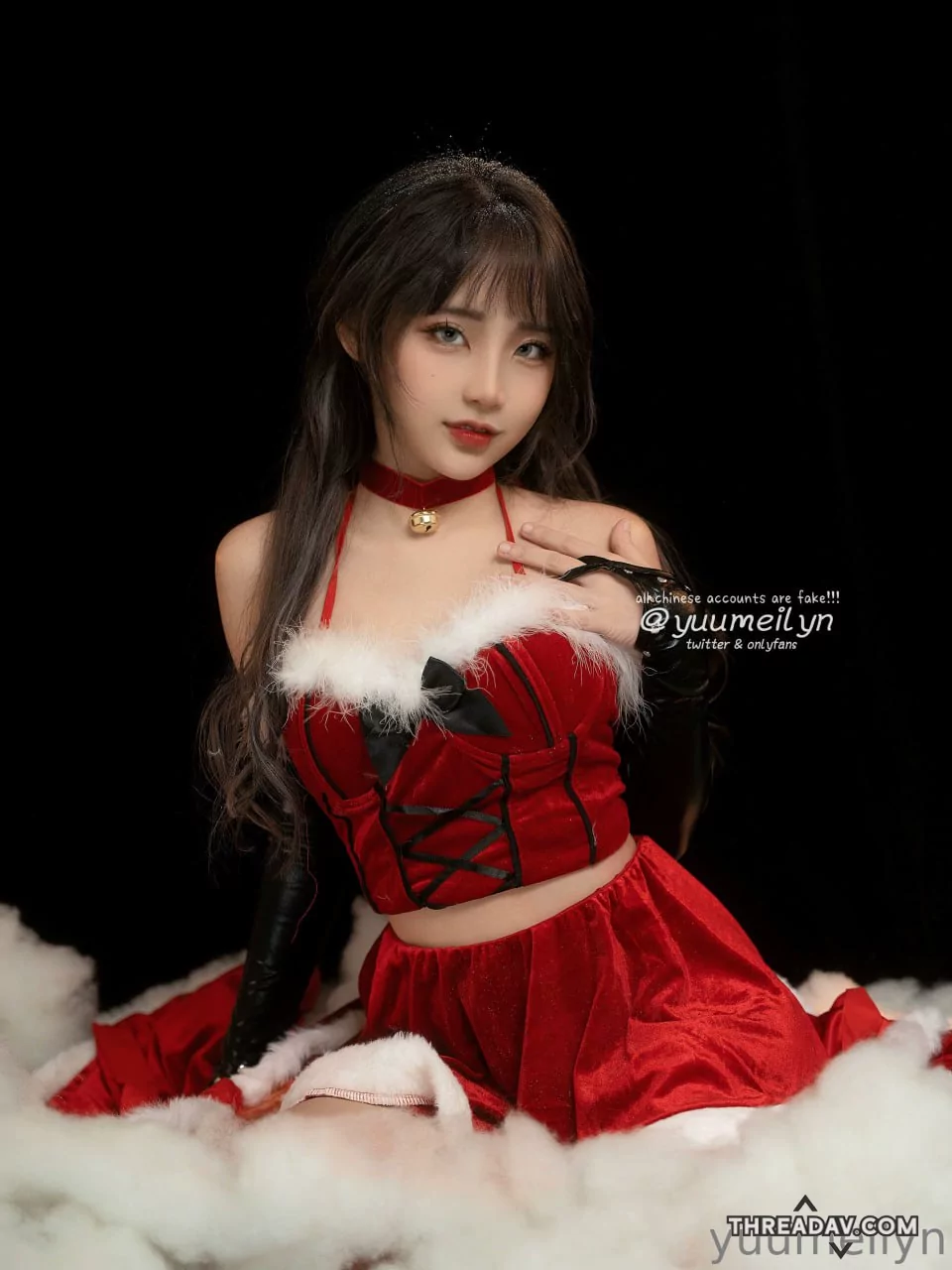 看起来气质可爱的美女最喜欢的就是吃鸡巴