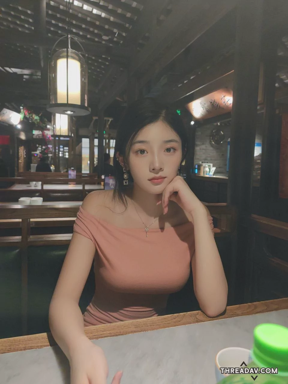 超级可爱的御姐被金主包养自慰视频还有帮金主口交的视频曝光跟她清纯的颜值形成反差