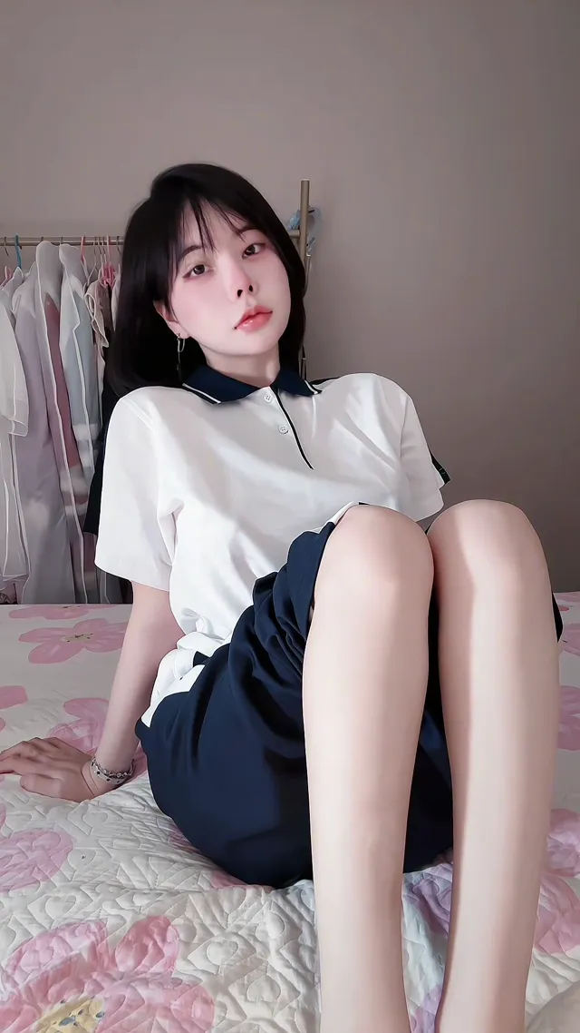 反差母狗：她的双面游戏 - 清純外貌下藏不住的慾望反差