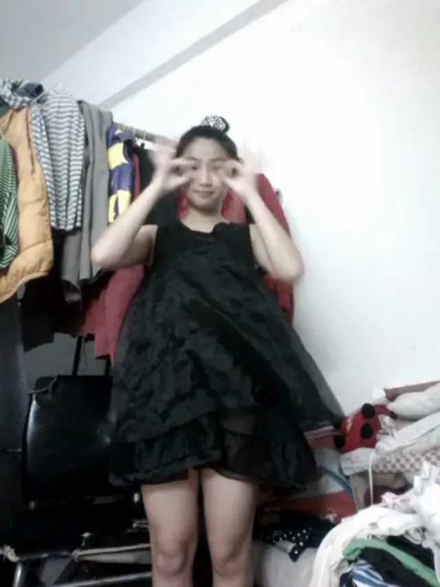 看着超级清纯的高中生嫩妹被自己富二代男友远程调教裸舞自慰超级反差好像还是学跳舞的
