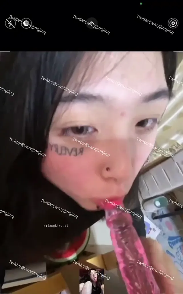 抖音网红反差母狗晶崽被金主包养帮金主口交做爱视频曝光口交的表情太反差了 - 清純外貌下藏不住的慾望反差