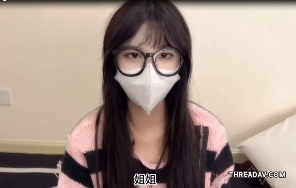 呆萌萝莉小欣奈被刚放假的弟弟强行侵犯口交完后暴力插入内射真爽啊