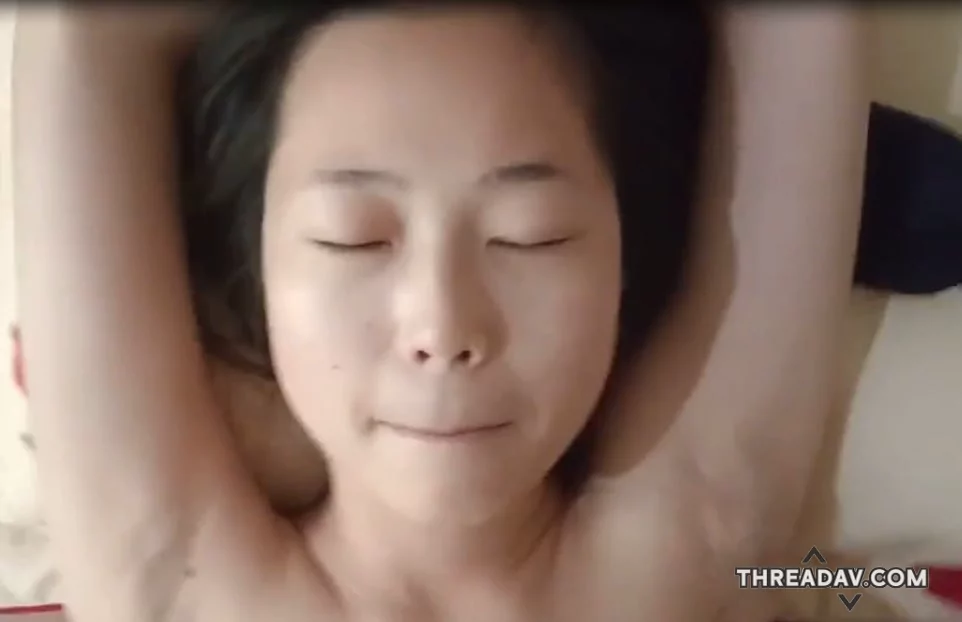 颜射超级卡哇伊的呆萌高中生萝莉情侣自拍各种玩弄粉嫩骚穴