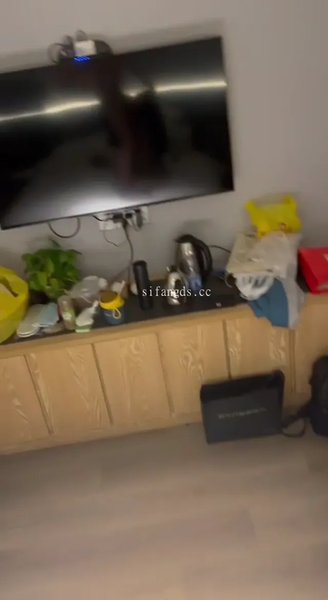 约啪大神采花小盗调教的清纯高中生萝莉口交喝尿掌掴舔单各种玩法太畜生了 - 清純外貌下藏不住的慾望反差