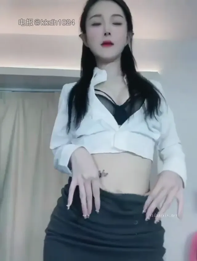 有着主播的外型，如此出众的美女，私下实际是我的母狗，没想到吧 - 清純外貌下藏不住的慾望反差