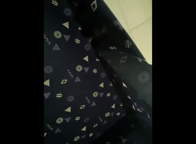 极品身材反差女大学生，宿舍自拍露出，掰开粉嫩小穴手指缓缓插入自慰，不敢太用力，生怕发出声音被室友发现
