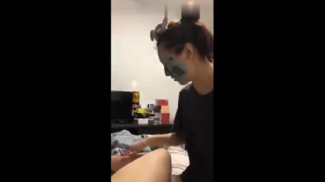 云盘高质露脸泄密！外学院毕业，高气质模特身材反差婊与男朋友校外同居日常性爱《無修正.偷拍.口交.爆乳.中出.內射.流出.國產.本土.露臉.無碼》