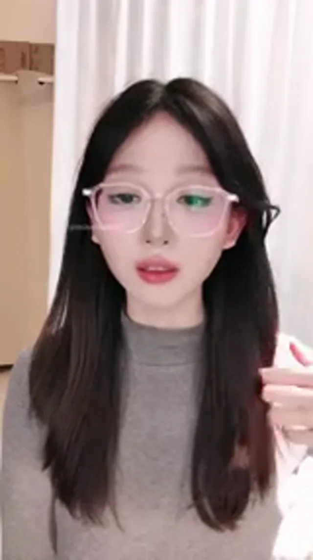 反差女学生 (1)