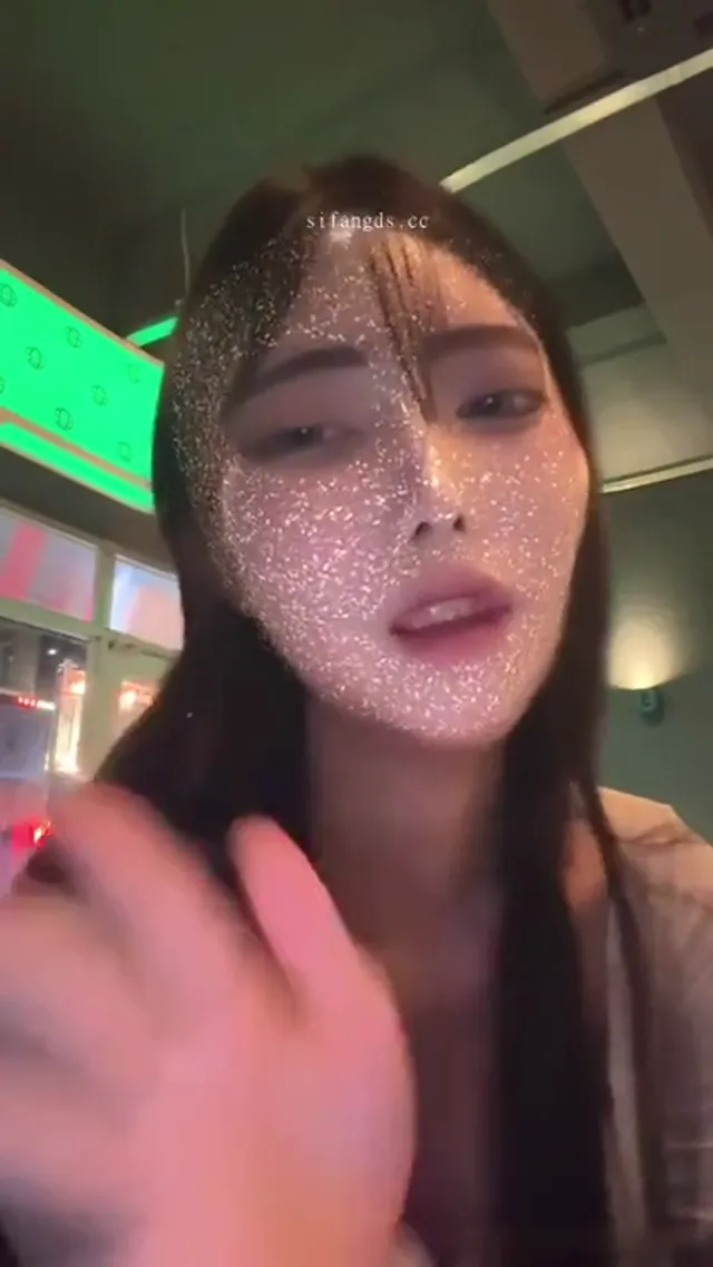 露臉才是王道，超美明星顏值女神【尹公主】各種反差行為
