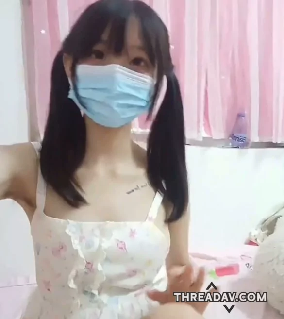 双马尾萝莉你的ntr女友发给金主爸爸的定制视频曝光揉奶自慰穿着jk制服超级诱惑真想大鸡巴疯狂的抽插