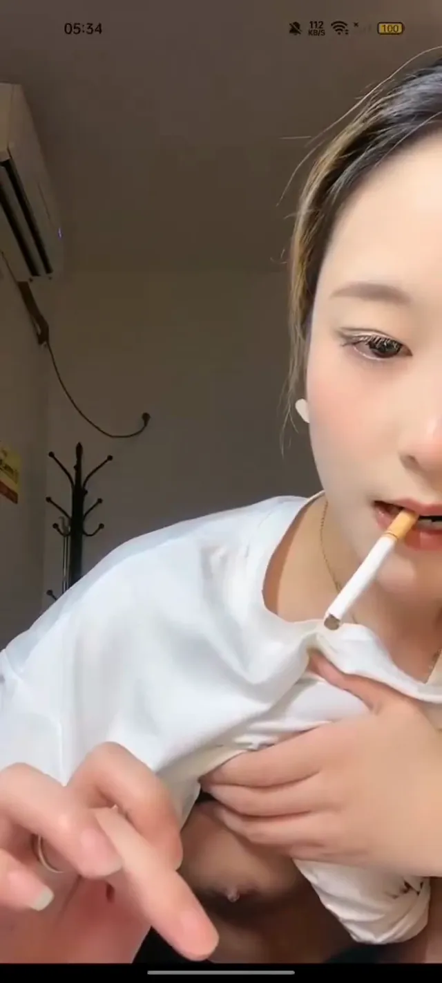 看看这些骚逼女主播的视频，大家都来品鉴一下，有没有你喜欢的女主播 - 清純外貌下藏不住的慾望反差