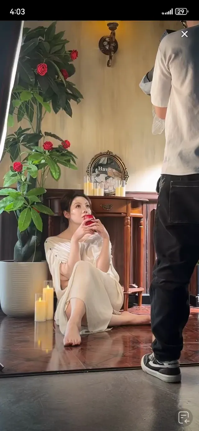 看看这些骚逼女主播的视频，大家都来品鉴一下，有没有你喜欢的女主播 - 清純外貌下藏不住的慾望反差