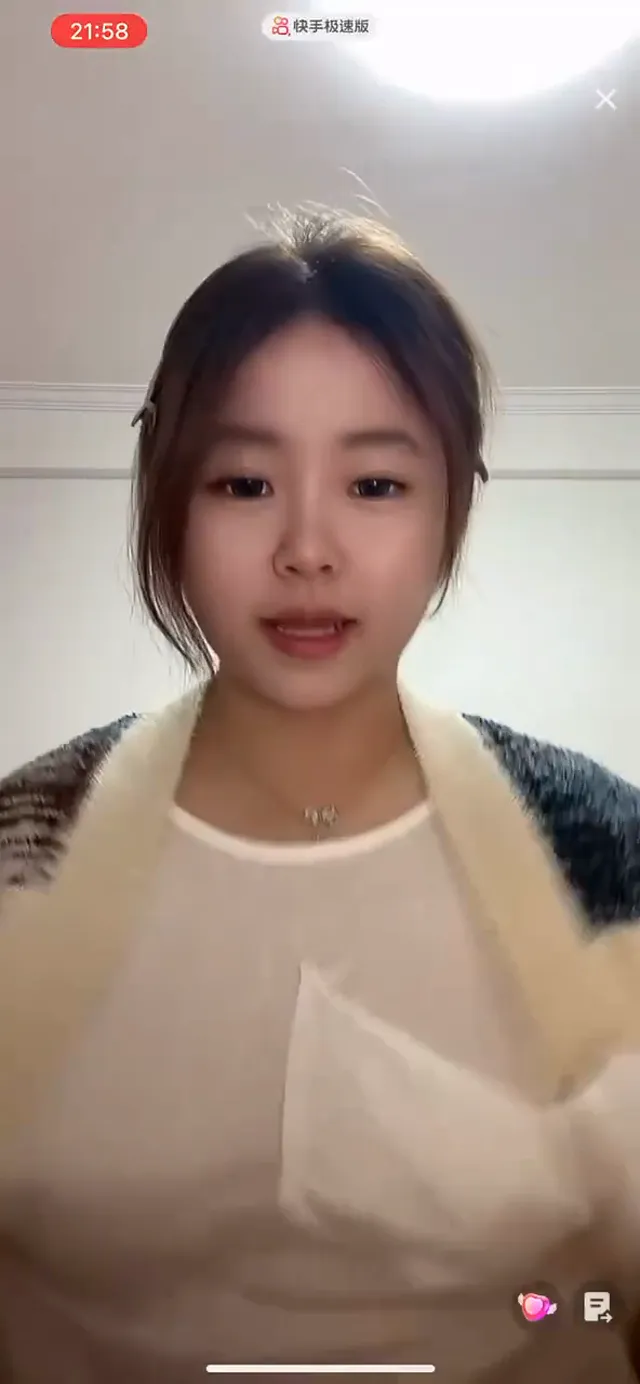 看看这些骚逼女主播的视频，大家都来品鉴一下，有没有你喜欢的女主播 - 清純外貌下藏不住的慾望反差