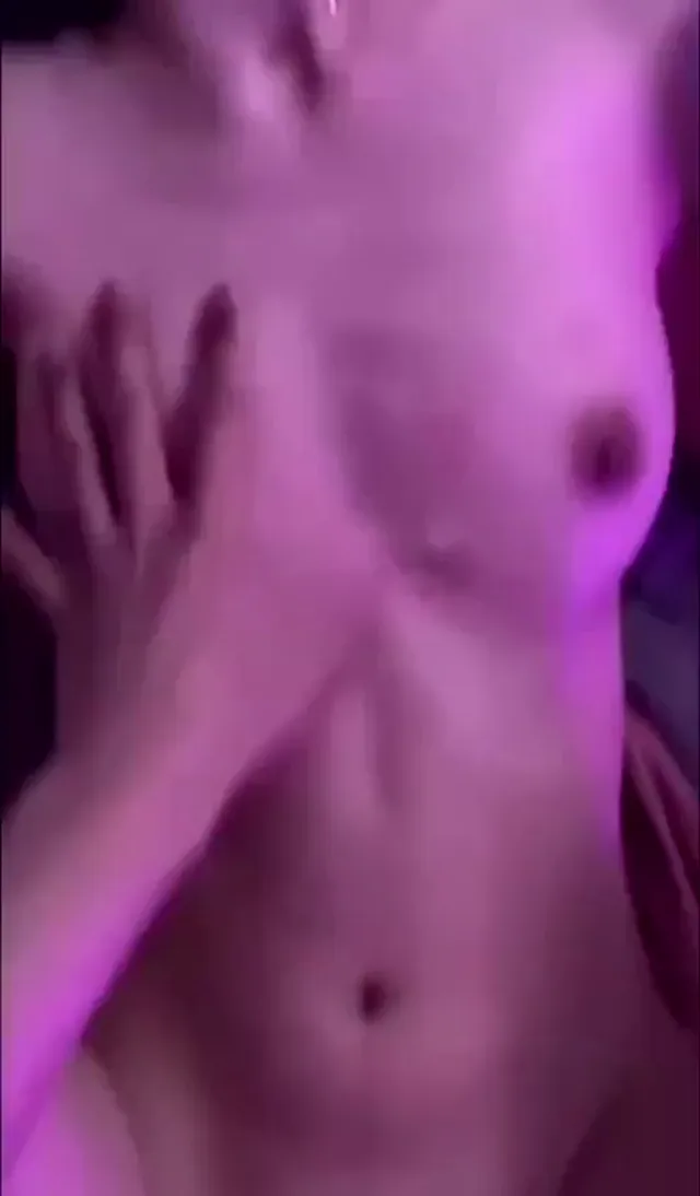 把女神调教成母狗 - 清純外貌下藏不住的慾望反差