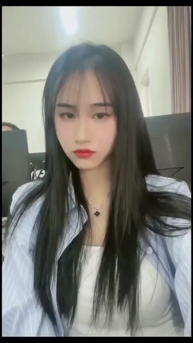 射女友一脸实拍 - 清純外貌下藏不住的慾望反差