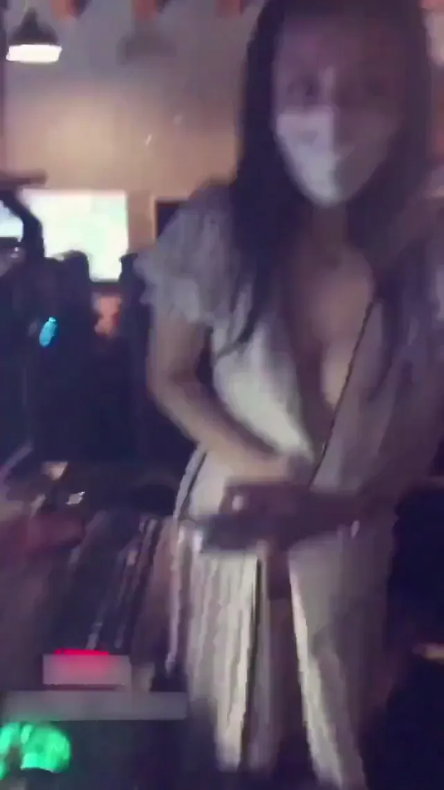 把女神调教成母狗 - 清純外貌下藏不住的慾望反差
