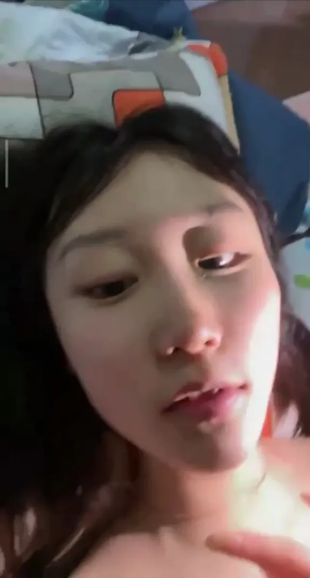 深喉操嘴口交 - 清純外貌下藏不住的慾望反差