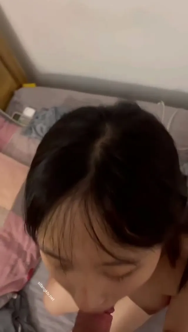 暴插内射粉嫩美鲍鱼 - 清純外貌下藏不住的慾望反差