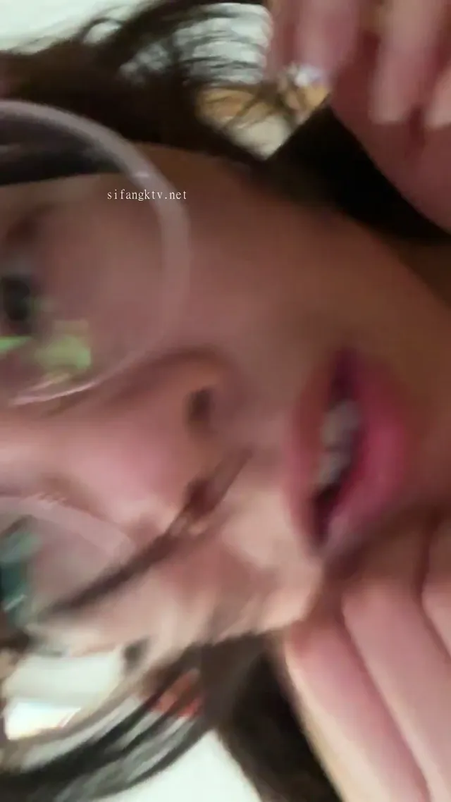暴插内射粉嫩美鲍鱼 - 清純外貌下藏不住的慾望反差
