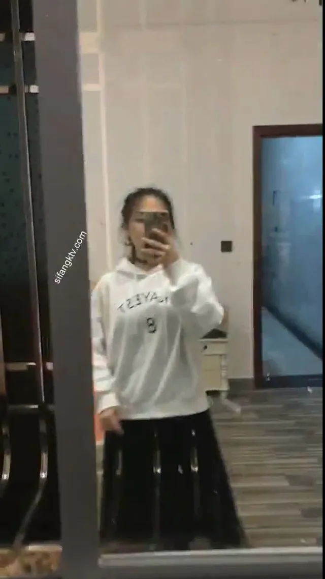 极品反差骚母狗 - 清純外貌下藏不住的慾望反差