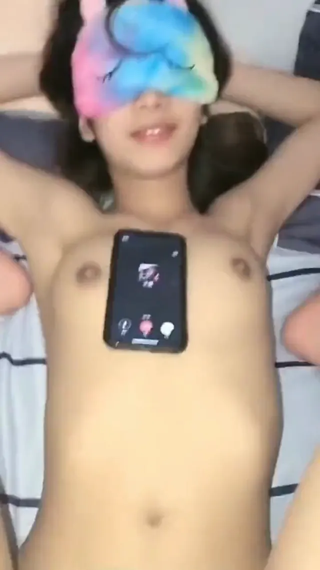被操的哇哇大哭的女朋友 - 清純外貌下藏不住的慾望反差