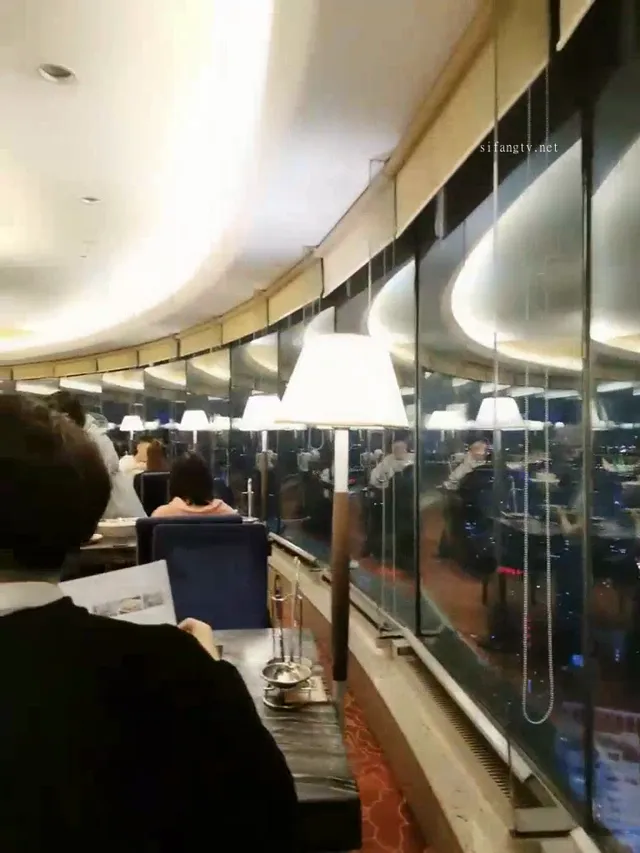 让人想把玩的大奶 - 清純外貌下藏不住的慾望反差
