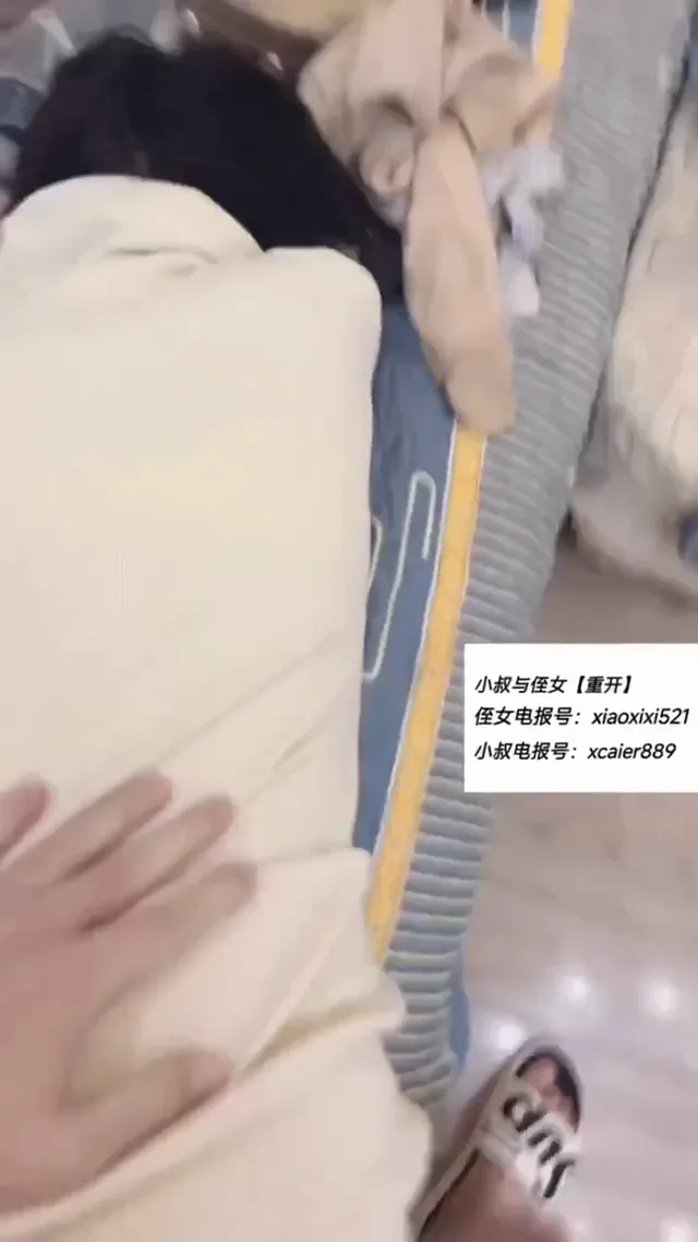 把侄女调教成了自己的小母狗，各种姿势把她操到不停抽搐，这是有多爽 - 清純外貌下藏不住的慾望反差