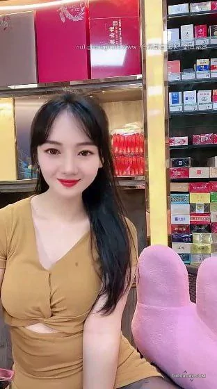 烟酒店老板娘高颜值极品反差婊