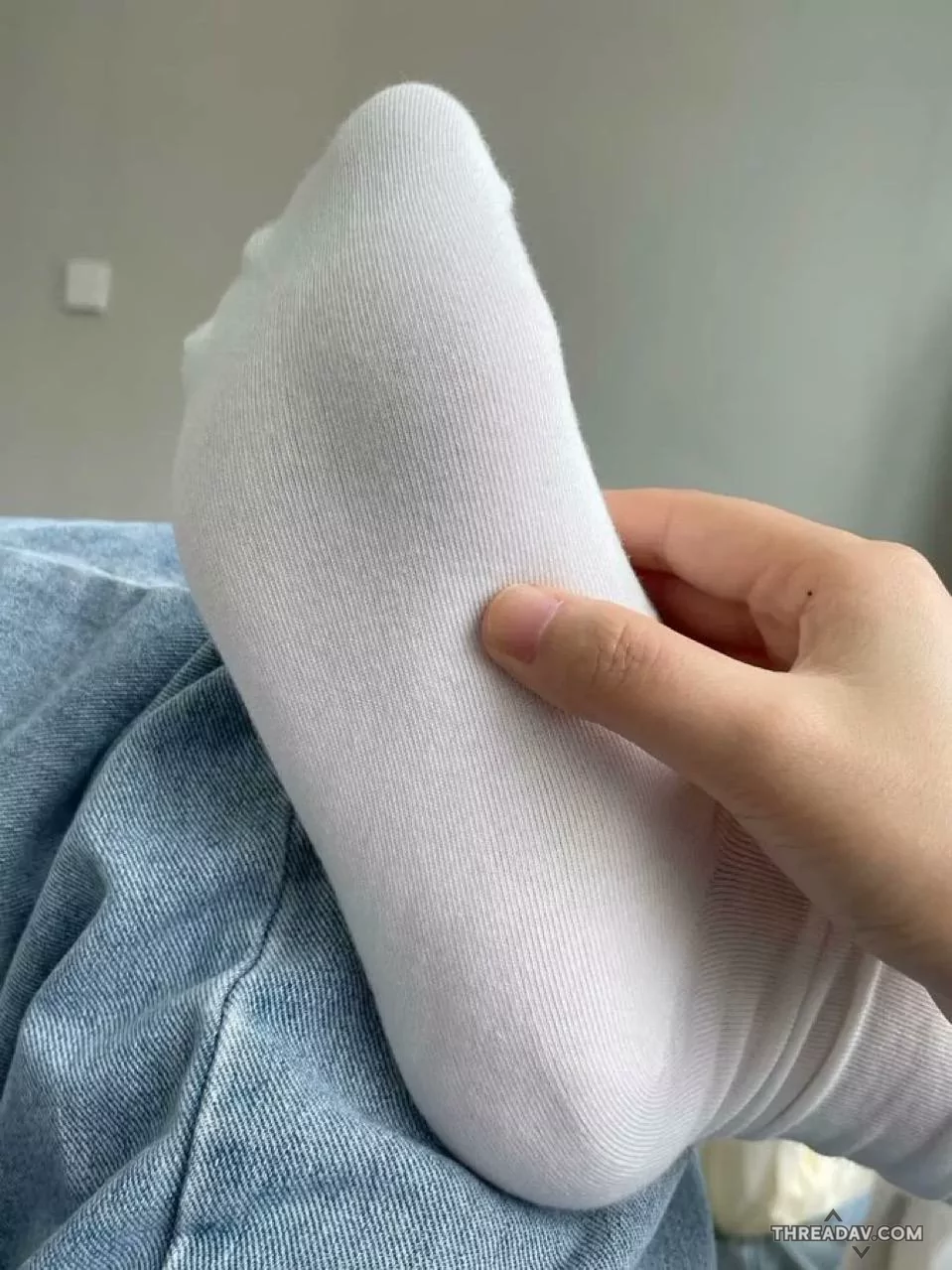 太喜欢这个小胖妹了，小脚丫超级可爱，喜欢玩自己的肛门，看起来非常可爱的妹子，没想到这么反差