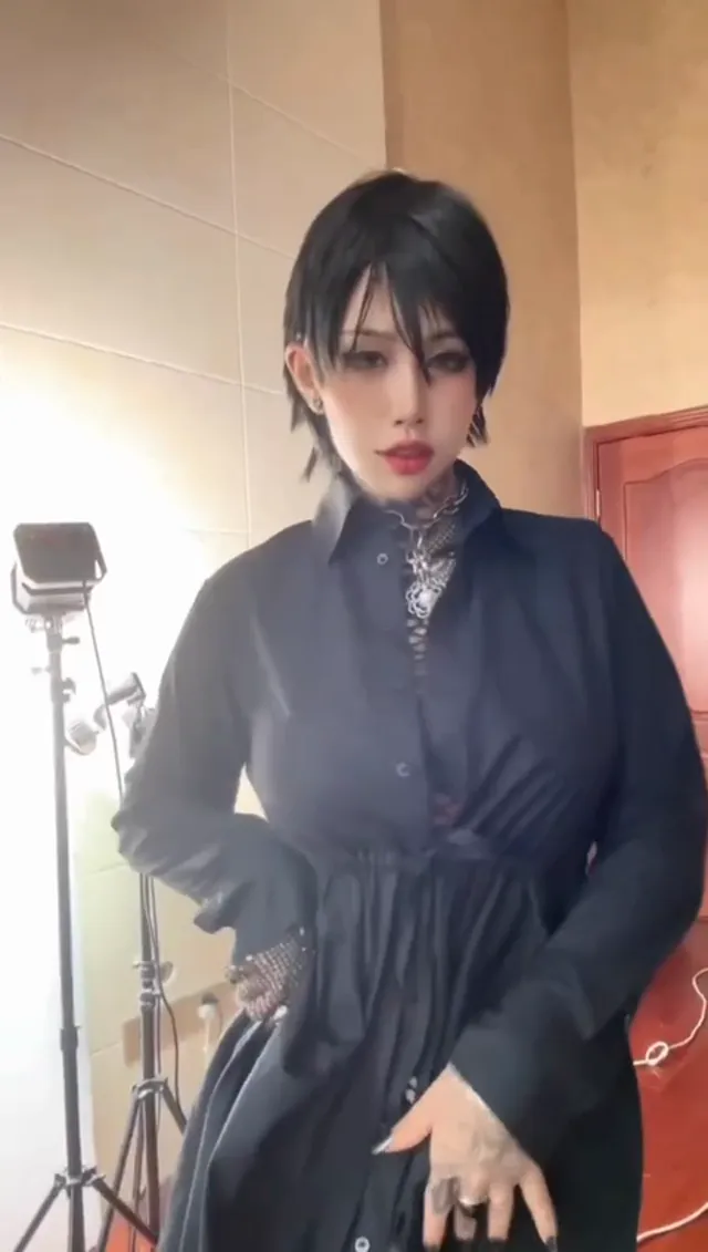 看这身材，你能顶住吗，爆乳诱惑，屁股是真的大，啪啪啪的时候弹性十足