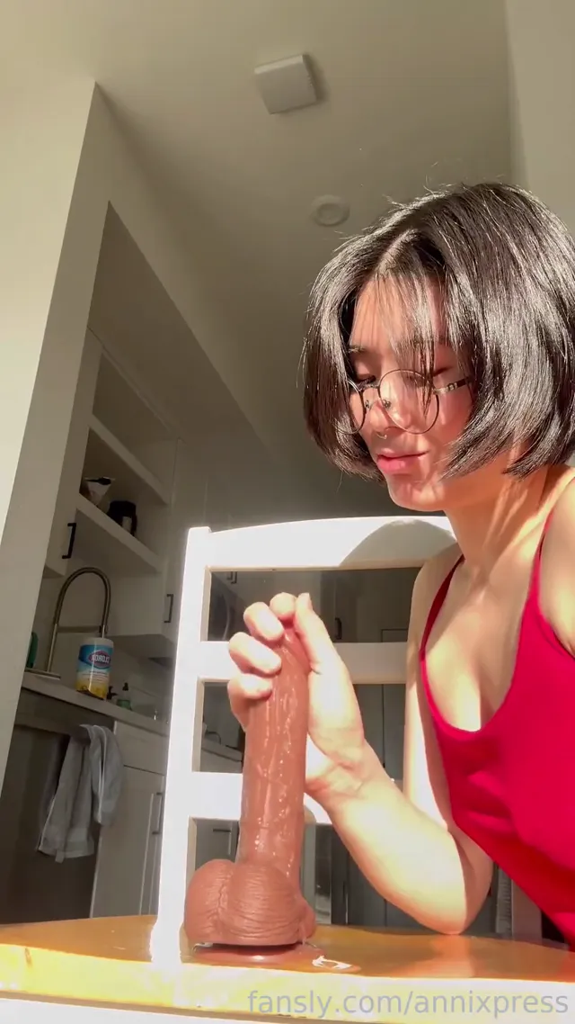 极品眼镜婊网黄，身材超级好，皮肤精致白嫩，屁股有肉，推荐！ - 清純外貌下藏不住的慾望反差