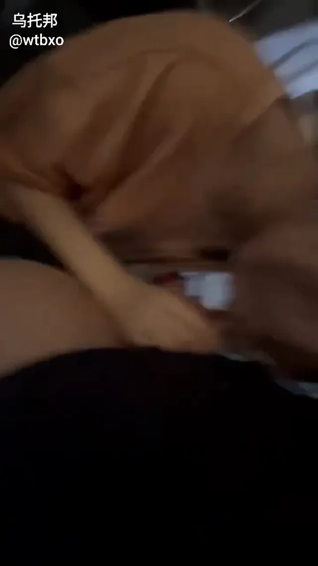 反差学生妹宿舍自拍，口交性爱视频曝光出来，看得出来很喜欢口交，就喜欢往嘴里面塞😁 - 清純外貌下藏不住的慾望反差 - 自拍視角實錄影片