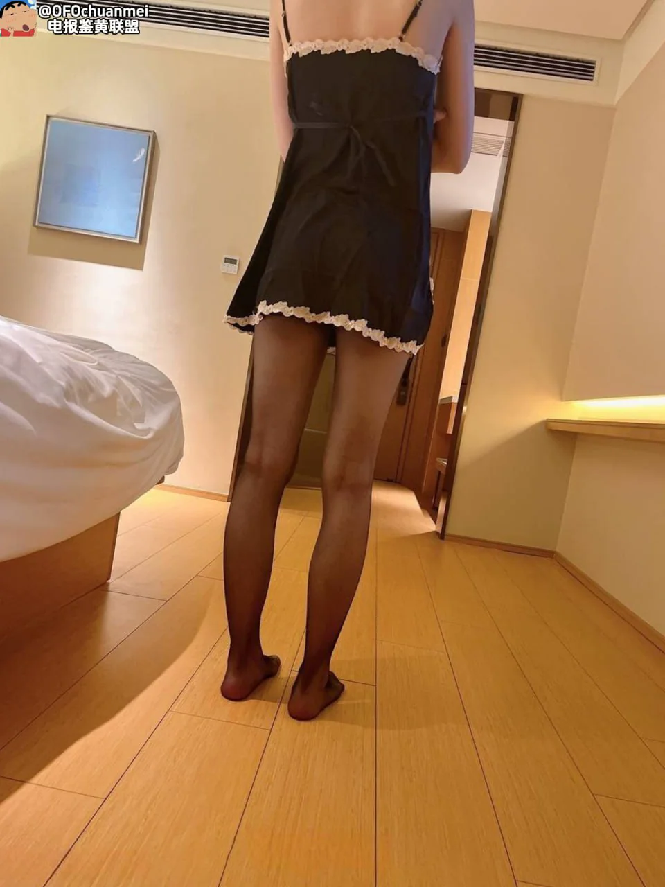 反差淫荡小少妇酒店约啪调教sm给老公戴绿帽无套插入黑丝情趣诱惑