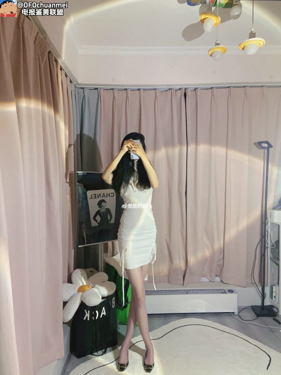 抖音一字马主播各种制服，少妇也举牌，大佬定制私拍流出
