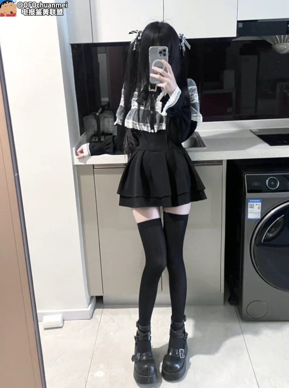 萝莉少女裸舞反差婊 野餐兔 双马尾少萝 美腿搭配各种丝袜超级诱人