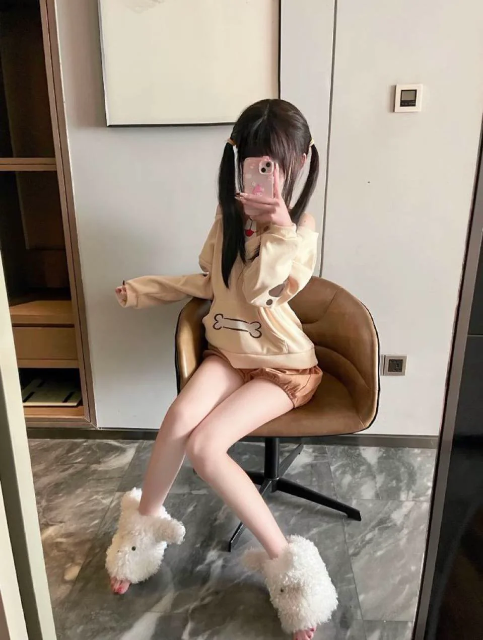推特极品高颜少萝【小不点】oiiou9 双马尾黑丝白丝日常自录美图欣赏
