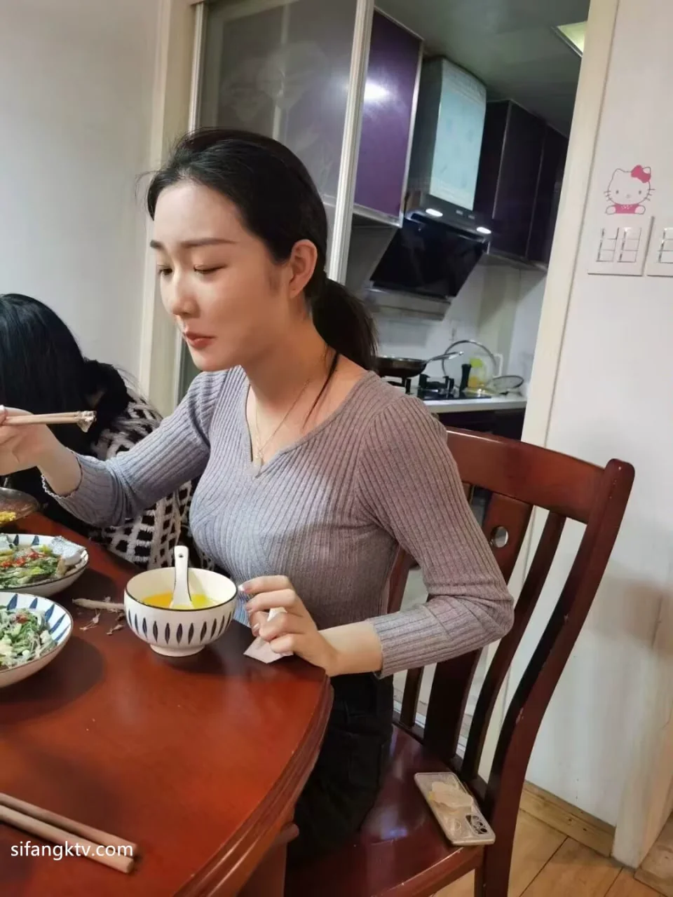 极品反差婊，知性大姐姐爱爱视频曝光，看起来一本正经的小姐姐反差起来的骚样一般人真受不了