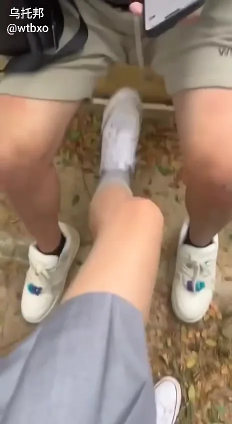 抖音网红十足反差大學生 没想到她在私底下也是这个样子，喜欢自慰和一个师傅教出来的似的