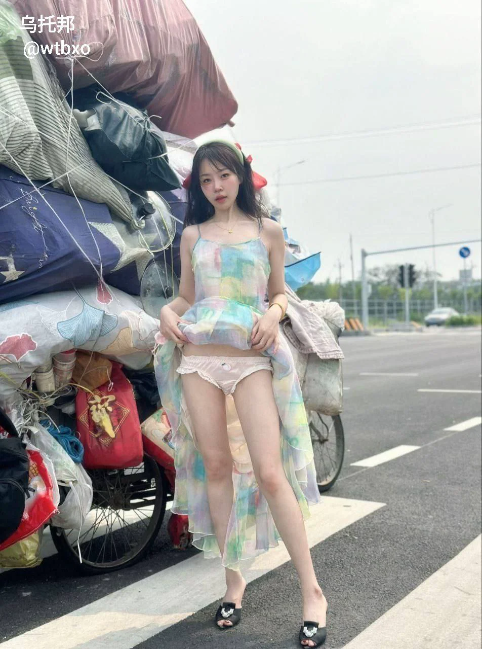 极品福利姬， 户外漏出金主调教，极品反差小母狗，听话的才是好母狗