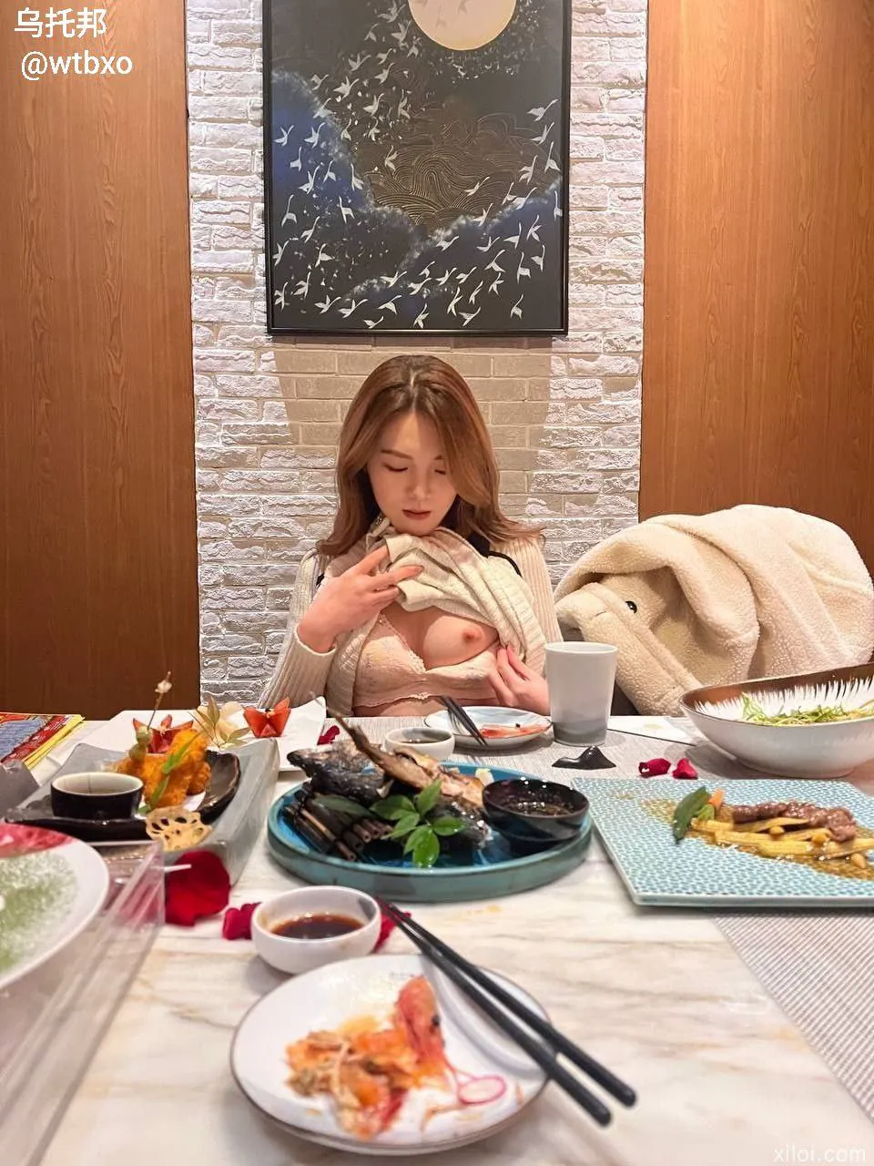人前显贵就得人后受罪，被金主爸爸包养之后明显感觉气质不一样了，逼也更黑了