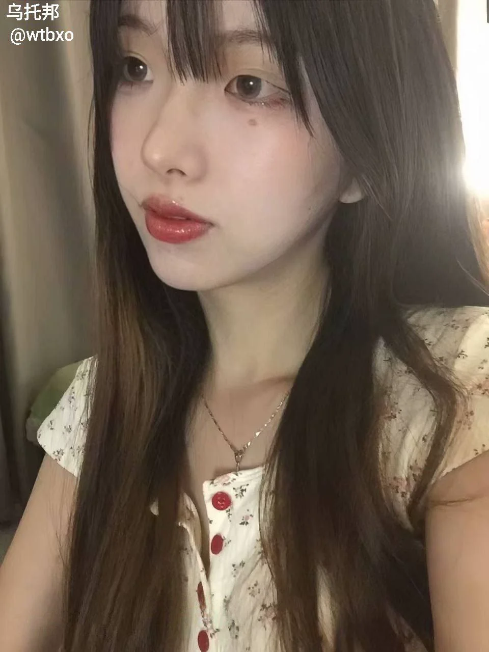 看着清纯，实际上逼让干到乌漆嘛黑，人前人后反差拉满，你的女神被富二代当自行车蹬，沸羊羊哭晕在厕所里