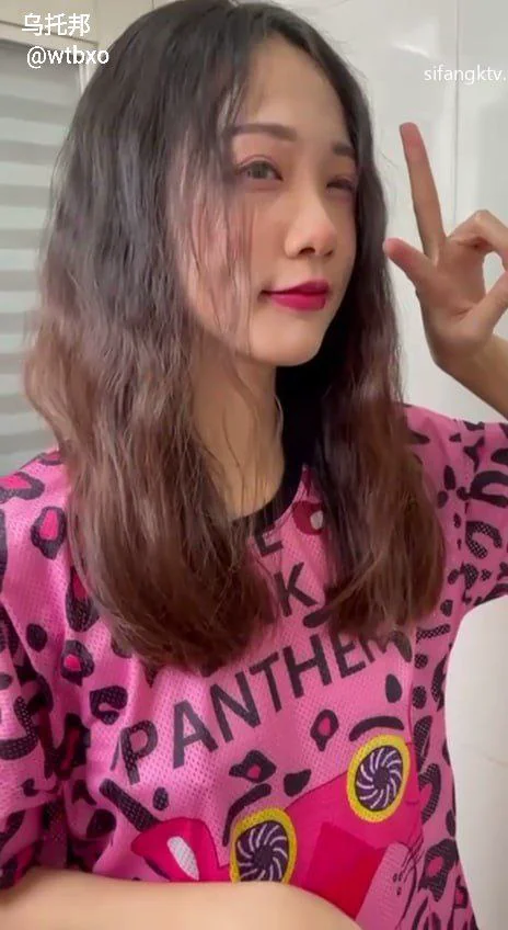 这骚货现在已经结婚了，这就是以后的老师吗？居然这么反差我靠