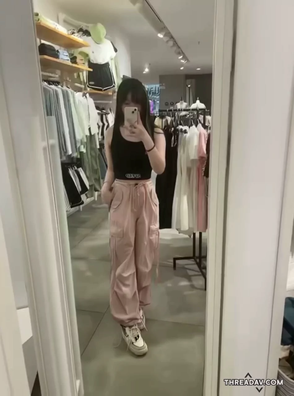 萝莉学生妹私下的模样
